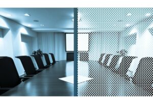 ציפוי דקורטיבי לחלון